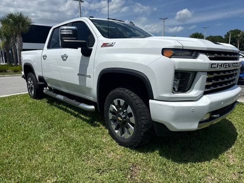 Used 2022 Chevrolet Silverado 2500 LT w/ Z71 Chrome Sport Edition AWD/4WD image 2