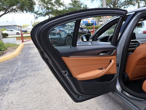 Used 2023 BMW 530i w/ Convenience Package RWD image 25
