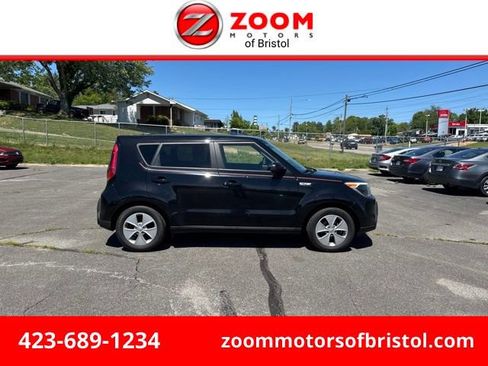 Used 2016 Kia Soul FWD image 1