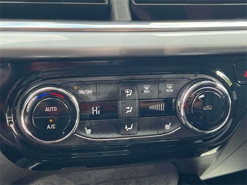 Used 2024 Chevrolet Trax LT w/ Driver Confidence Package image 32