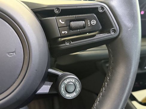 Used 2025 Porsche Cayenne GTS AWD/4WD image 22