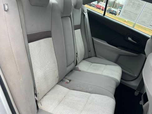Used 2014 Toyota Camry LE image 23