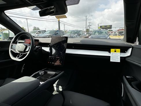 New 2025 Polestar Polestar 3 image 14