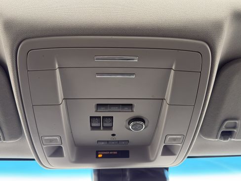 Used 2019 GMC Yukon XL SLT image 39