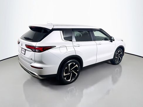 Used 2024 Mitsubishi Outlander SE image 7