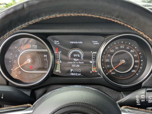 Used 2021 Jeep Wrangler Unlimited Sahara AWD/4WD image 10
