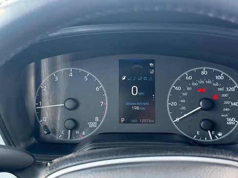 Used 2025 Toyota Corolla SE w/ Convenience Package FWD image 22