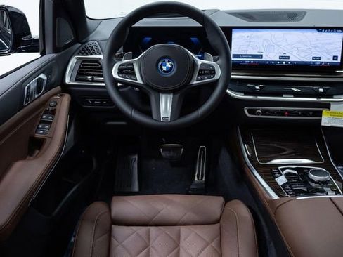 New 2026 BMW X5 xDrive50e image 4