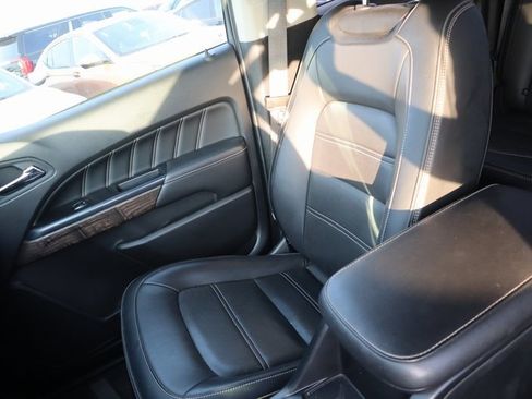 Used 2022 GMC Canyon Denali image 21