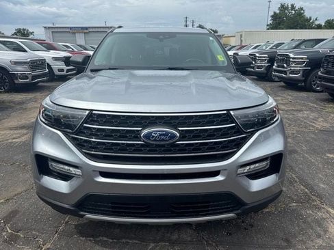 Used 2022 Ford Explorer XLT w/ Equipment Group 202A RWD image 8
