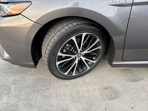 Used 2020 Toyota Camry SE image 27