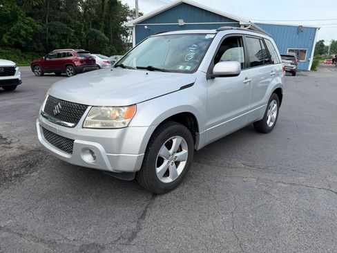Used 2009 Suzuki Grand Vitara Luxury AWD/4WD image 1