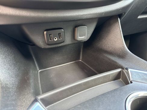 Used 2023 Chevrolet Traverse LS FWD image 25