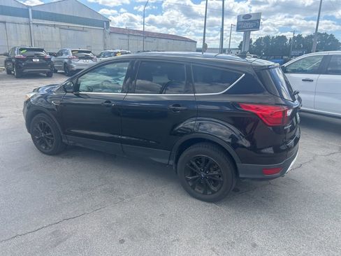 Used 2019 Ford Escape SE image 4
