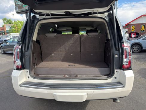 Used 2015 GMC Yukon Denali w/ Premium Package AWD/4WD image 18