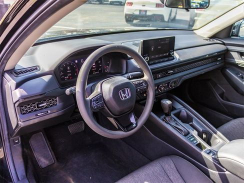 Used 2025 Honda Accord SE image 28