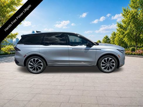 Certified 2024 Lincoln Nautilus Reserve w/ Equipment Group 202A AWD/4WD image 9