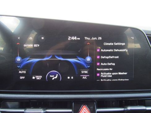 Used 2023 Kia Niro EX Touring image 57