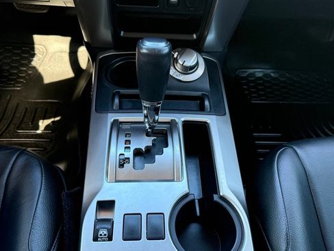 Used 2018 Toyota 4Runner SR5 AWD/4WD image 14