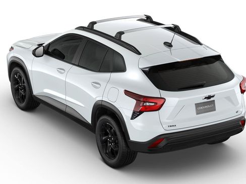 New 2026 Chevrolet Trax LT w/ Midnight Edition FWD image 2