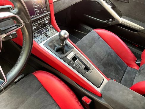 Certified 2016 Porsche Boxster Spyder RWD image 18