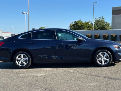 Used 2017 Chevrolet Malibu LS FWD image 6