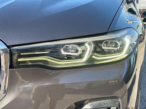 Used 2020 BMW X7 xDrive40i w/ Parking Assistance Package image 33