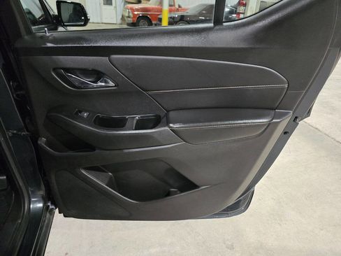 Used 2018 Chevrolet Traverse LT image 33