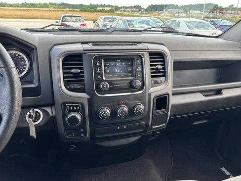 Used 2019 RAM 1500 Express w/ Express Value Package AWD/4WD image 16