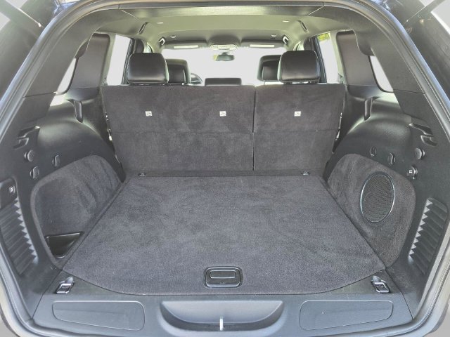 Used 2018 Jeep Grand Cherokee Altitude AWD/4WD image 16