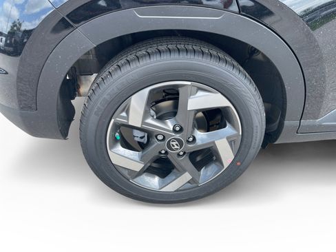 New 2025 Hyundai Venue SEL image 16