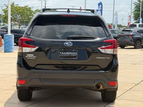 Used 2019 Subaru Forester Premium AWD/4WD image 5