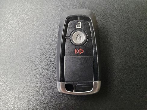 Used 2023 Ford Edge SEL image 32