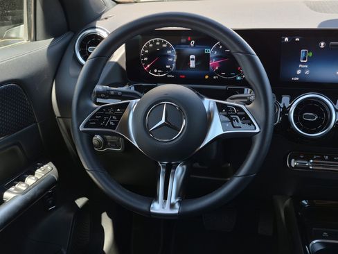 Used 2025 Mercedes-Benz GLA 250 image 19