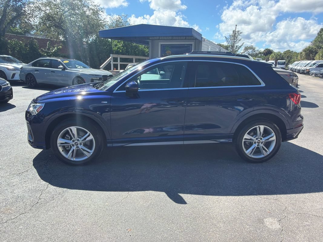 Used 2024 Audi Q3 2.0T Premium AWD/4WD image 2