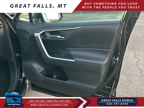 Used 2021 Toyota RAV4 XLE image 30