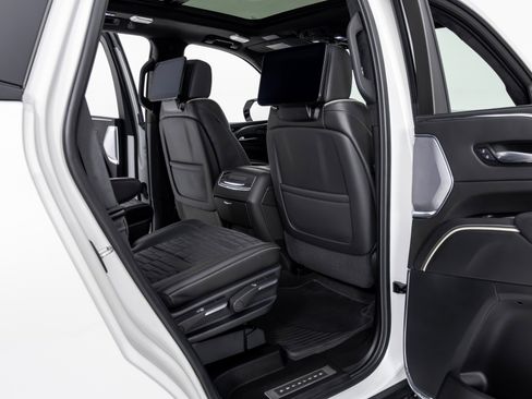 Used 2023 Cadillac Escalade V image 34