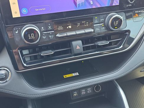 Used 2023 Toyota Highlander XLE FWD image 20