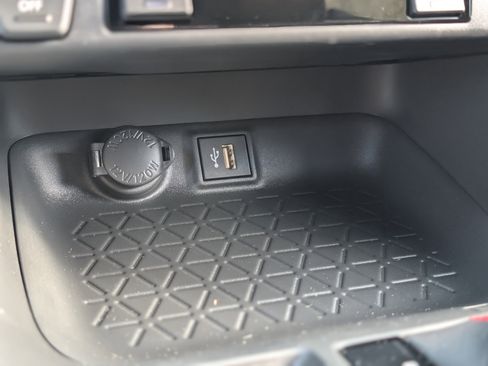 New 2025 Toyota RAV4 SE image 19