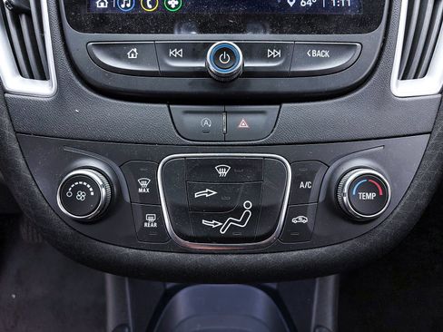 Used 2025 Chevrolet Malibu LS FWD image 19