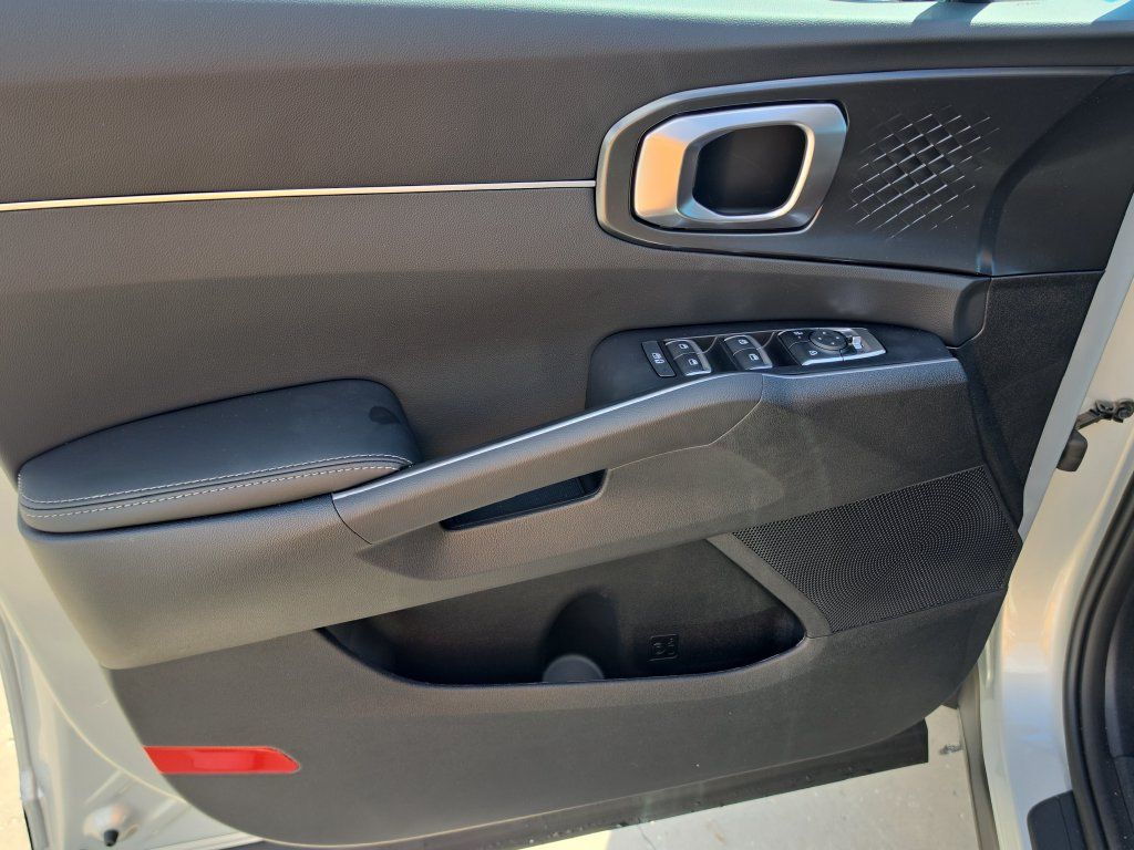 New 2026 Kia Sorento LX FWD image 17