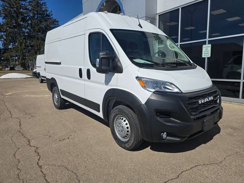 Used 2024 RAM ProMaster 2500 w/ Convenience Group FWD image 1