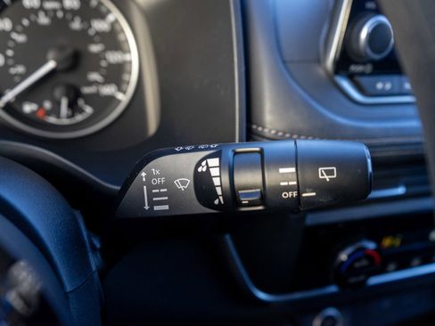 Used 2023 Nissan Rogue SV image 25