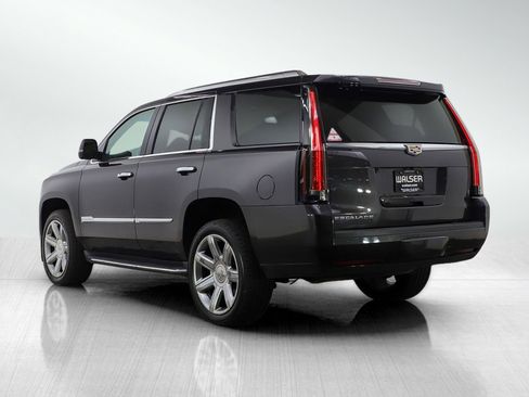 Used 2016 Cadillac Escalade Luxury image 4