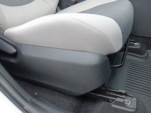 Used 2024 Toyota RAV4 XLE image 30