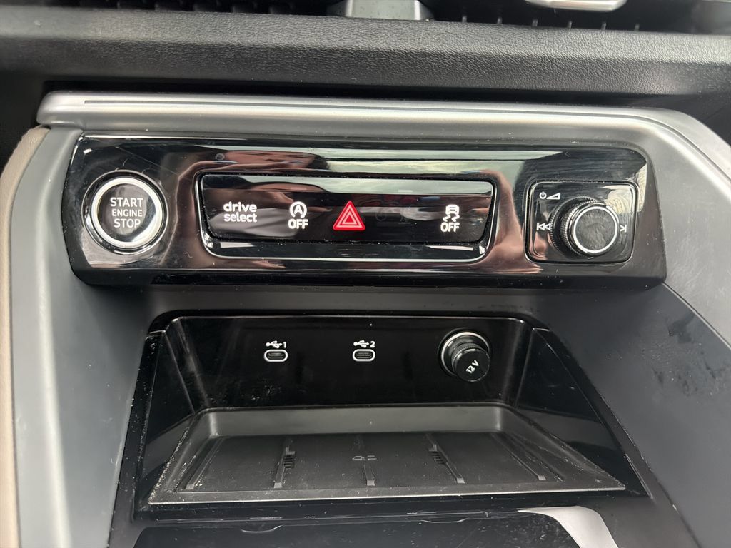 Used 2025 Audi Q5 Premium Plus w/ Premium Plus AWD/4WD image 26