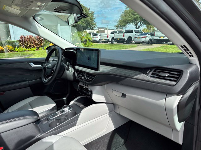 Used 2025 Ford Escape Platinum AWD/4WD image 10