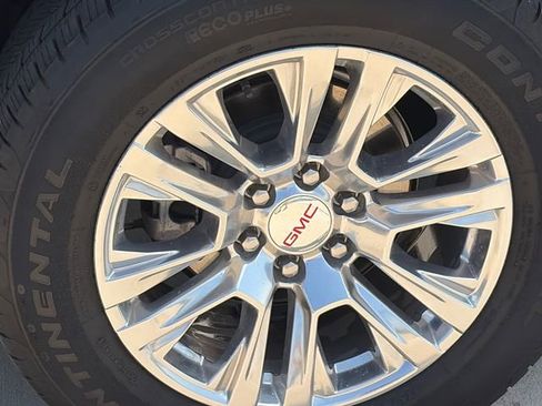 Used 2025 GMC Yukon XL Denali AWD/4WD image 11