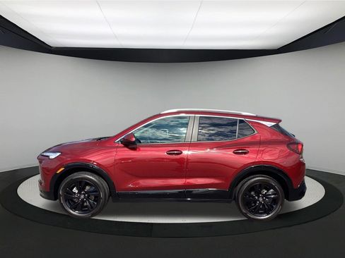 Used 2025 Buick Encore GX Sport Touring w/ Advanced Technology Package AWD/4WD image 5