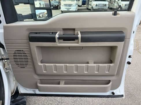 Used 2008 Ford F550 4x4 Regular Cab Super Duty image 17
